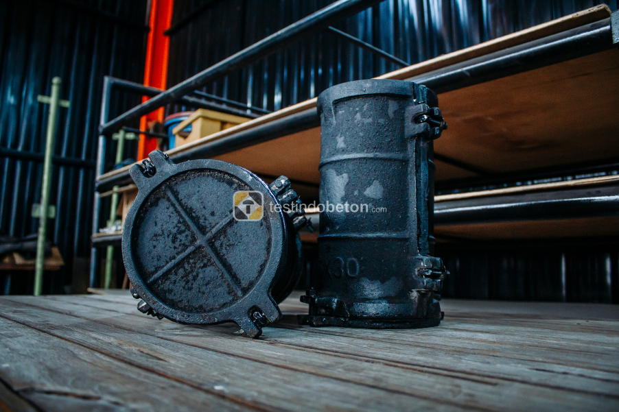 Cetakan silinder beton