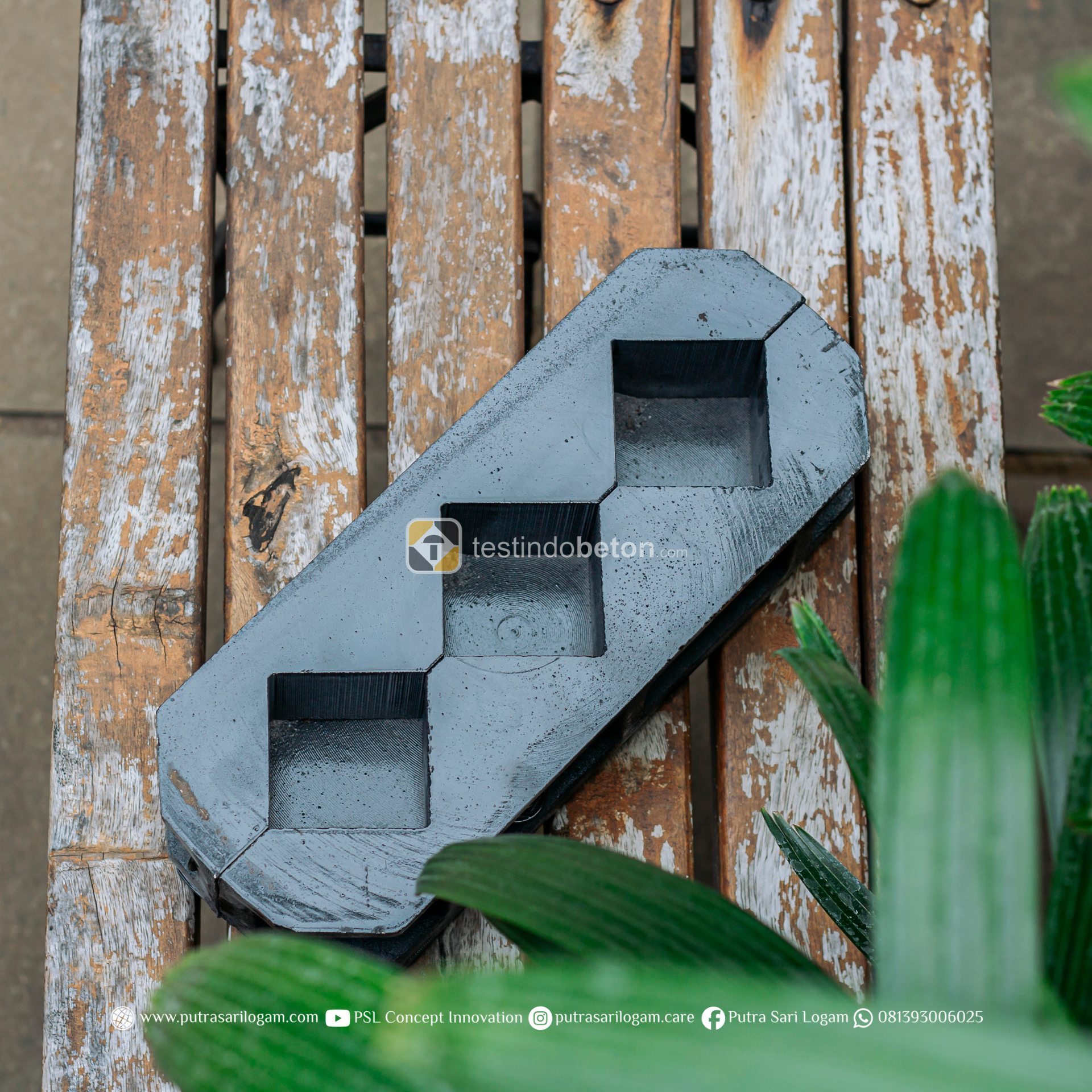 Cetakan beton trigang digunakan sebagai alat pencetak uji