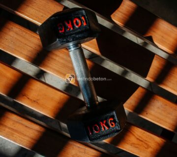 Alat olahraga dumbbell 