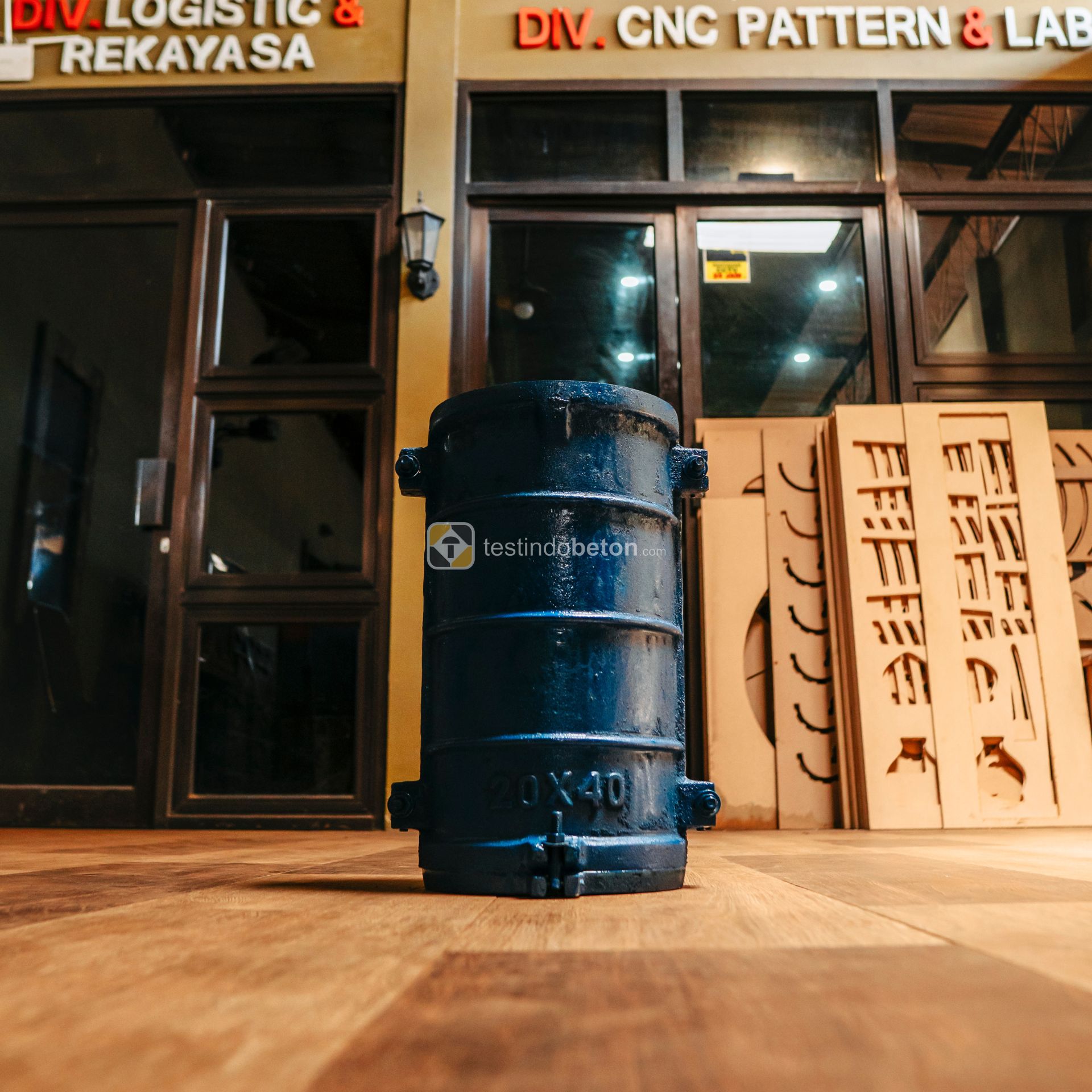 Cetakan Beton Silinder.