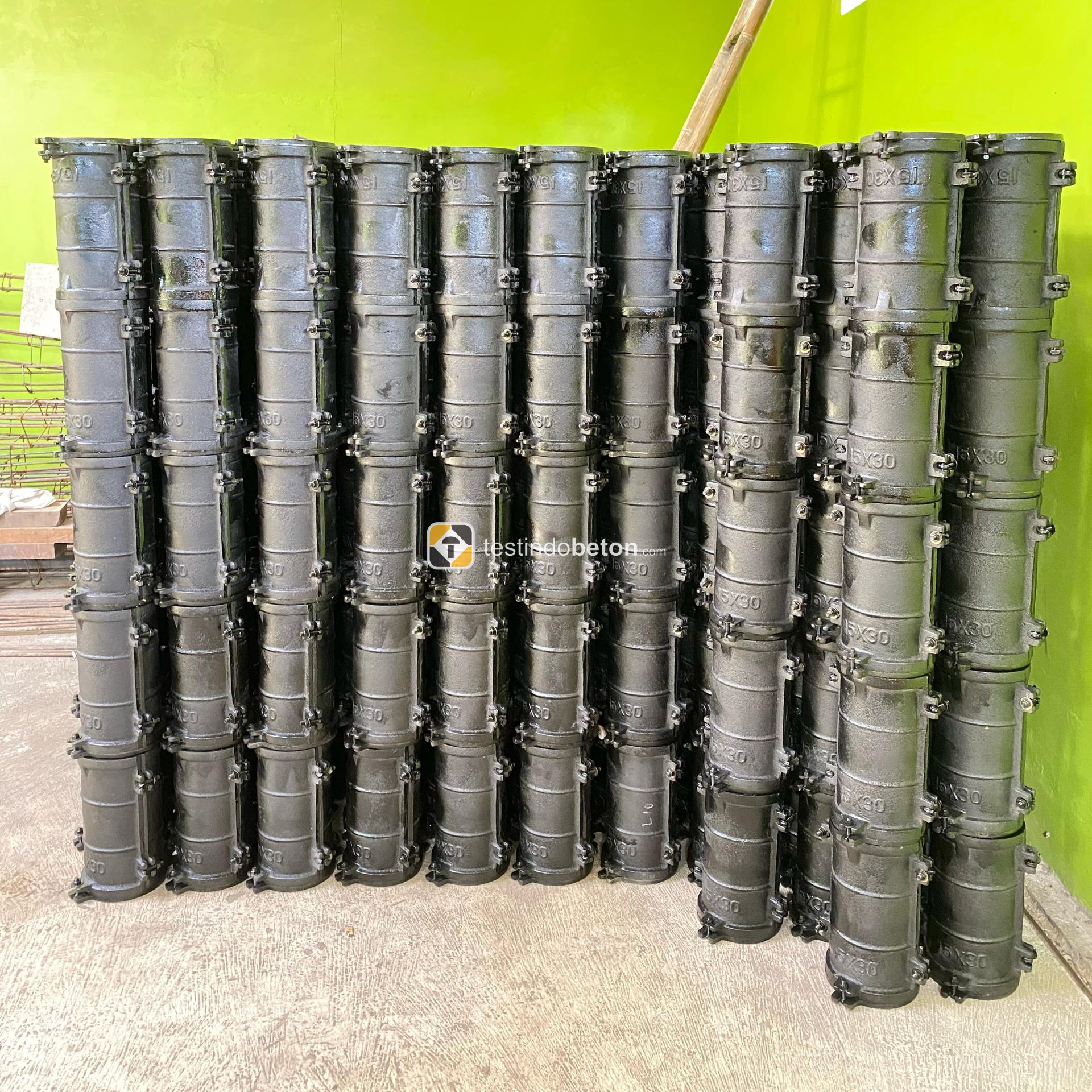 Cetakan Beton Silinder.