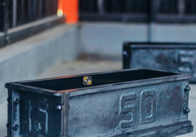 Kegunaan Cetakan Beton Beam Mould Siku dalam Pengujian Konstruksi Kegunaan Cetakan Beton Beam Mould Siku dalam Pengujian Konstruksi